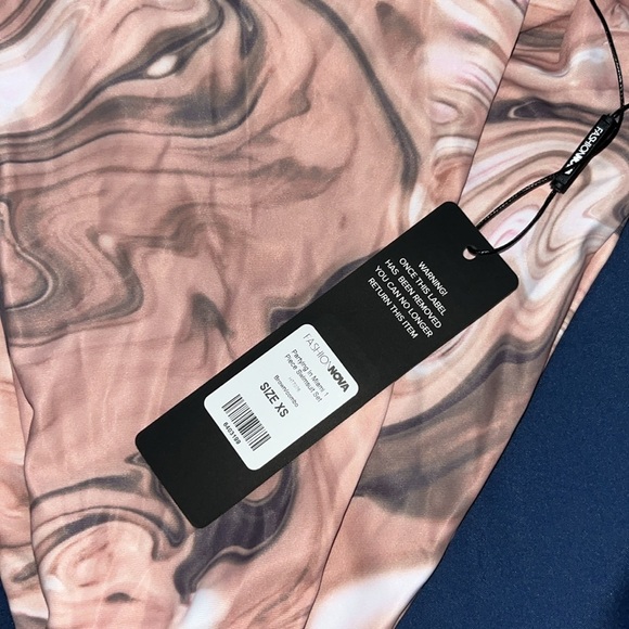 Fashion nova partying in Miami one piece swimsuit set - Picture 5 of 6